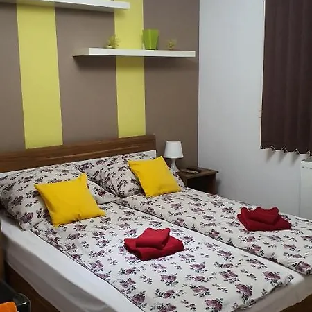 Lia Apartman * Jula