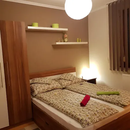 Lia Apartman Apartament *
